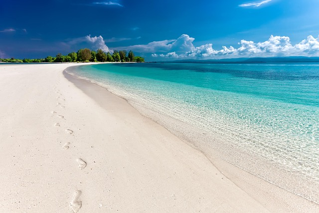 Ampia spiaggia sabbiosa adatta alle famiglie